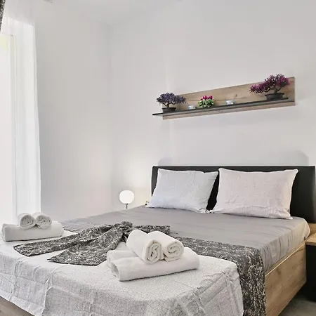 Moon Sea View - N Pools * Mamaia