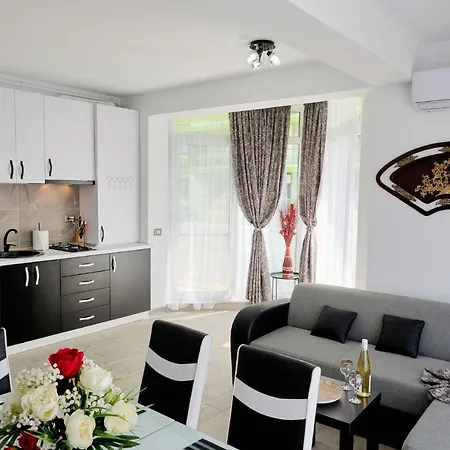 Moon Sea View - N Pools * Mamaia