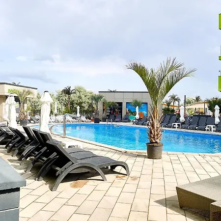 Moon Sea View - N Pools Apartman *